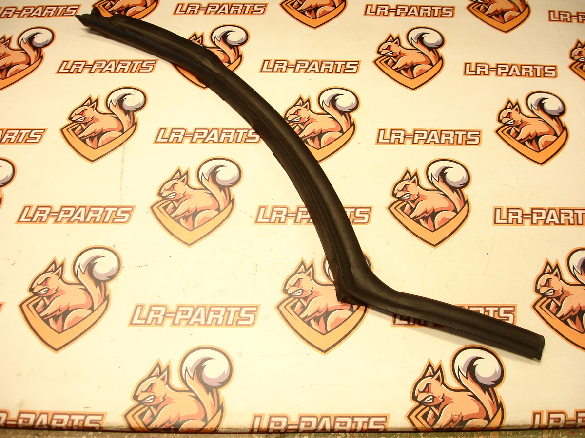 LR076571 Rear Right Door arch seal Range Rover L405 (2013-2021) Used